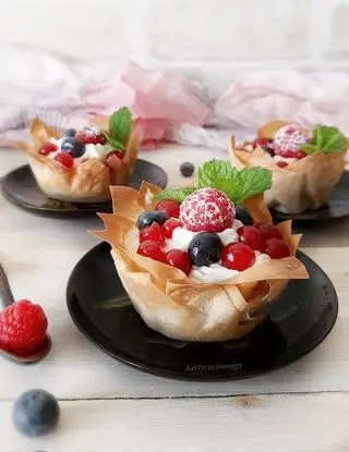 Ricetta CESTINI DI PASTA FILLO AI FRUTTI ROSSI 


 di kettycucinooggi