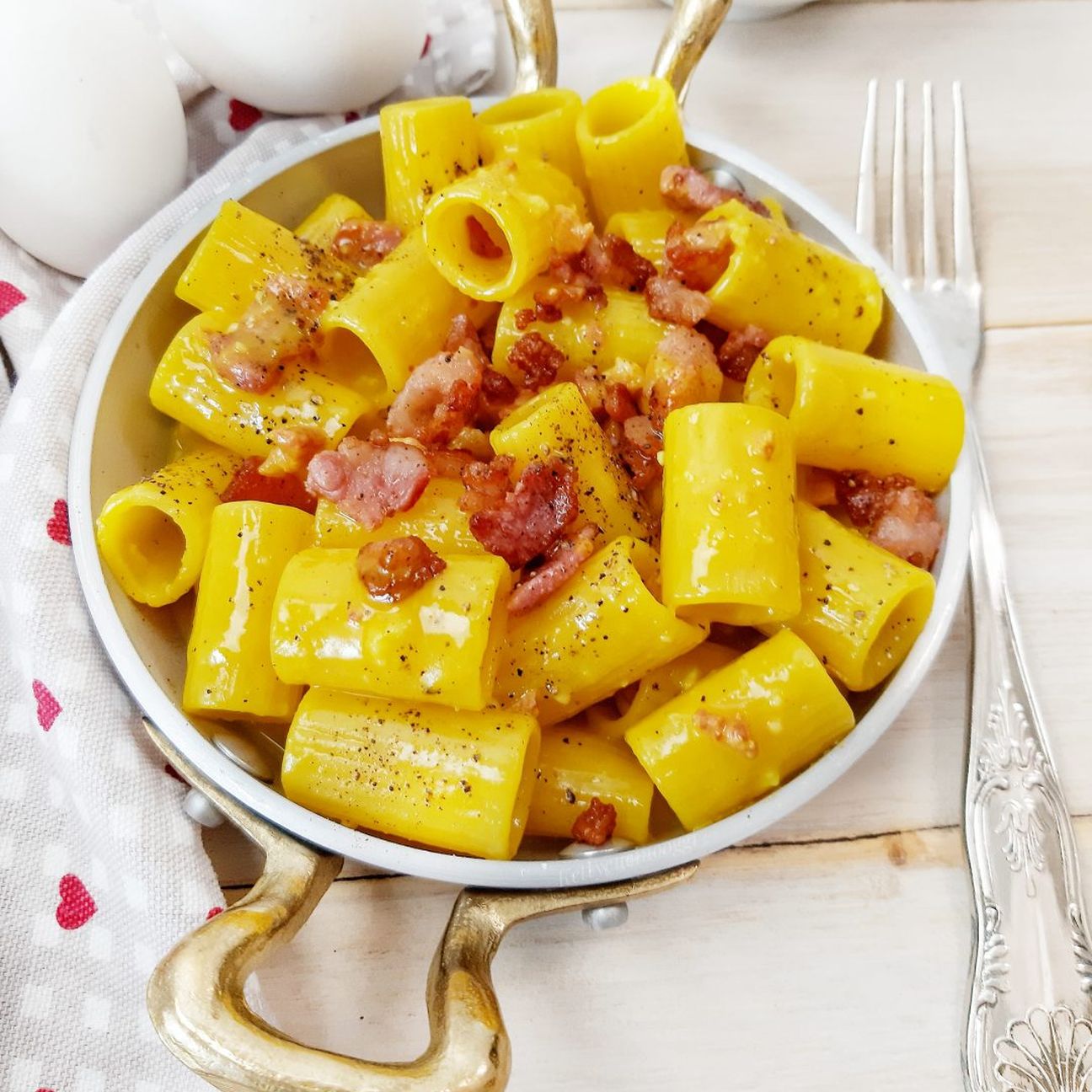 MEZZE MANICHE ALLA CARBONARA