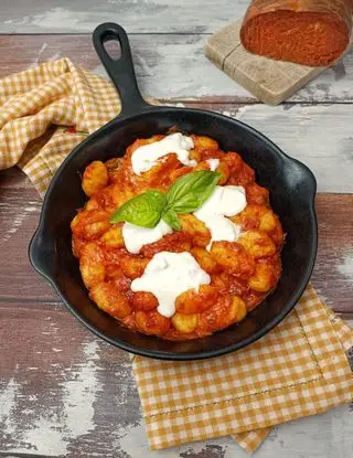 Ricetta GNOCCHI DI PATATE AL SUGO E NDUJA

#apranzodainonni di kettycucinooggi