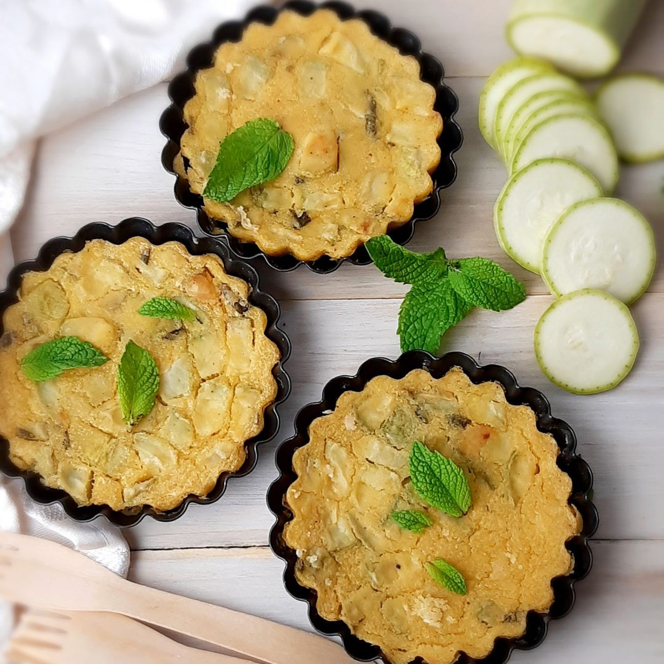 FARINFRITTATA CON ZUCCHINE E MENTA