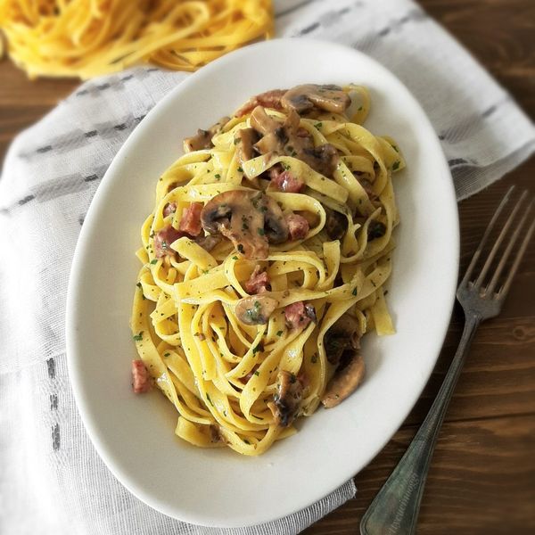 TAGLIATELLE CON CHAMPIGNON E SALAME TARTUFATO - Al.ta Cucina ...