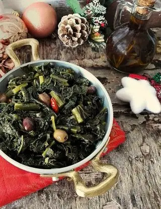 Ricetta CAVOLO NERO CON ACCIUGHE E OLIVE di kettycucinooggi