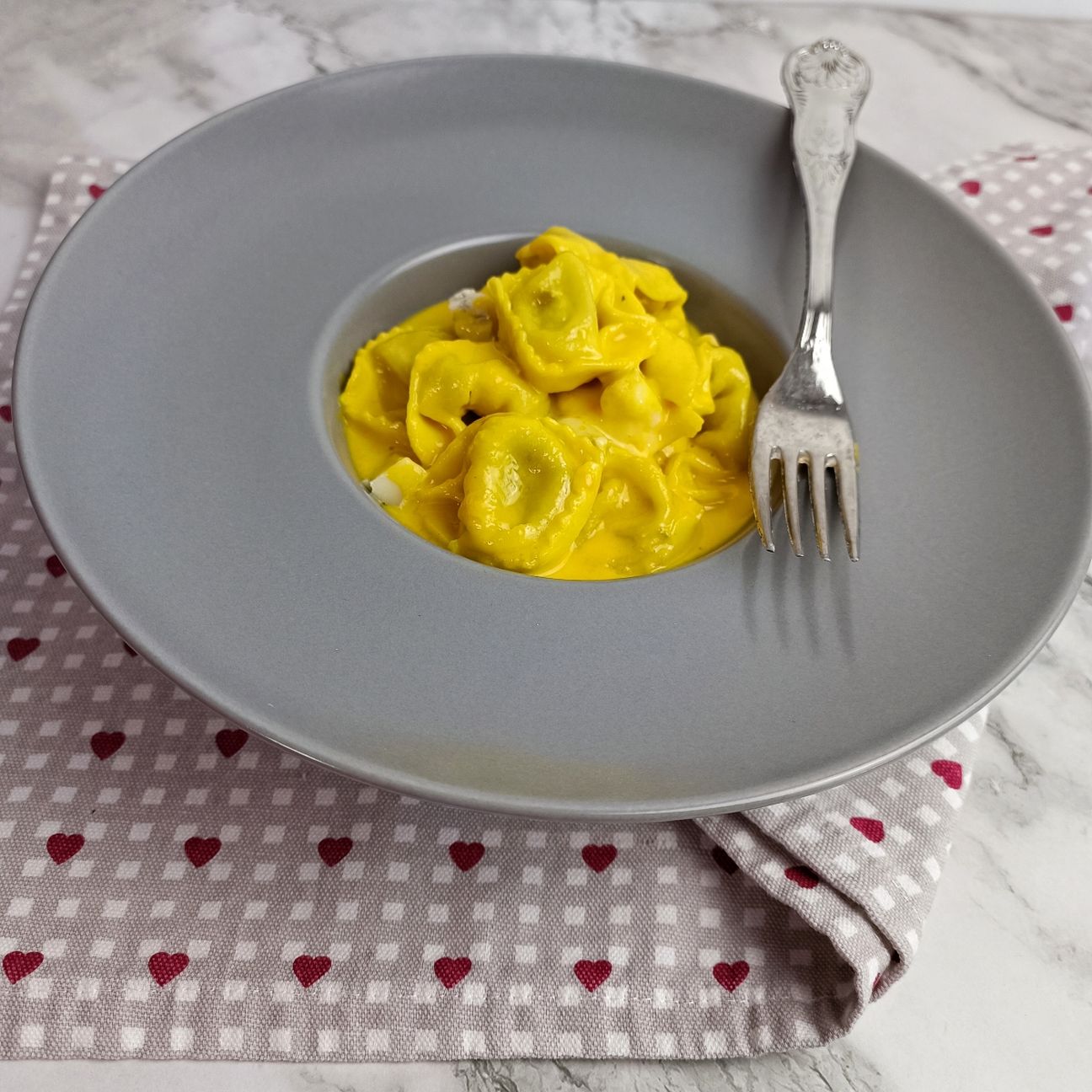 RAVIOLI RICOTTA E SPINACI CON ZAFFERANO E GORGONZOLA