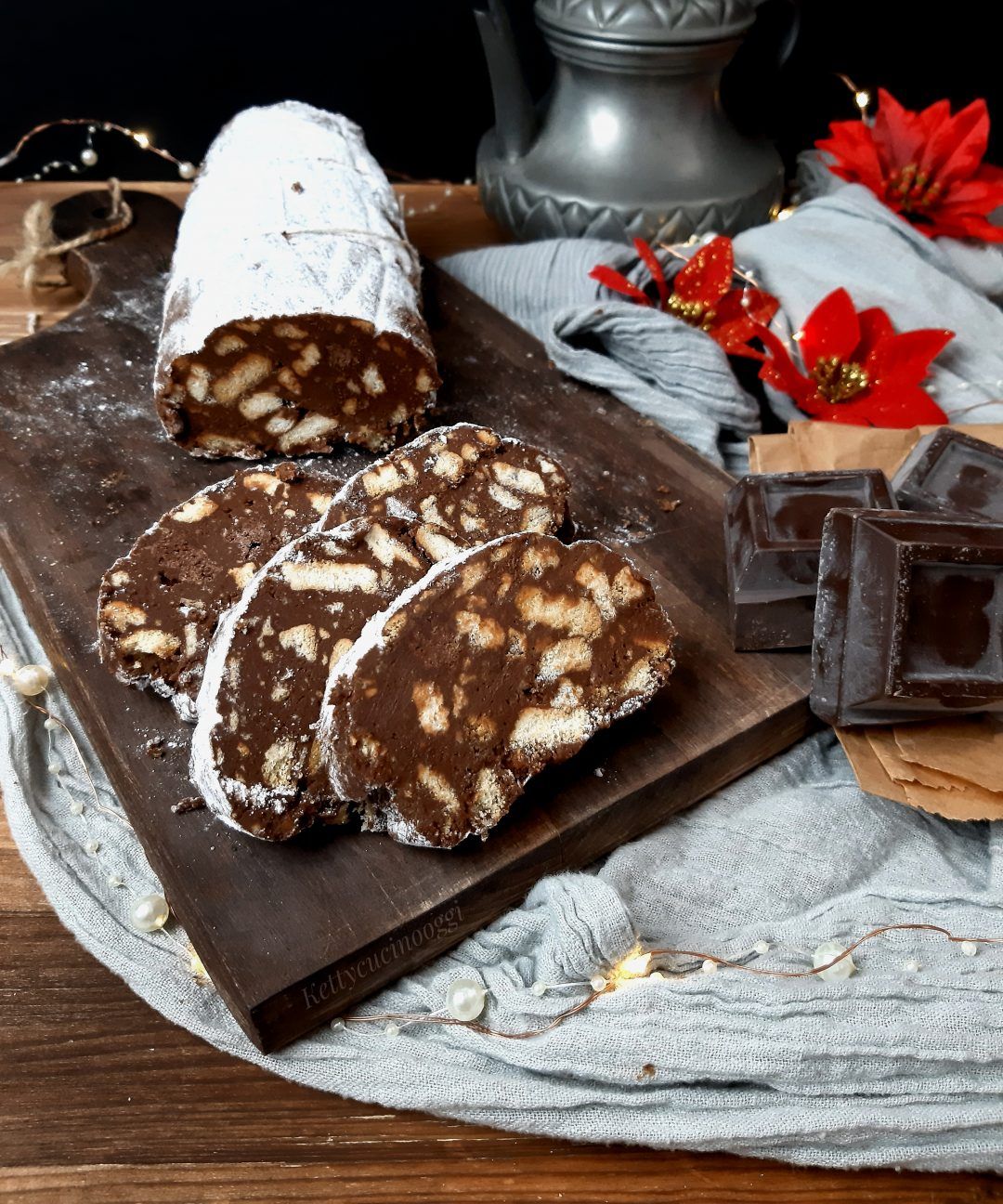 SALAME DI CIOCCOLATO CON BISCOTTI