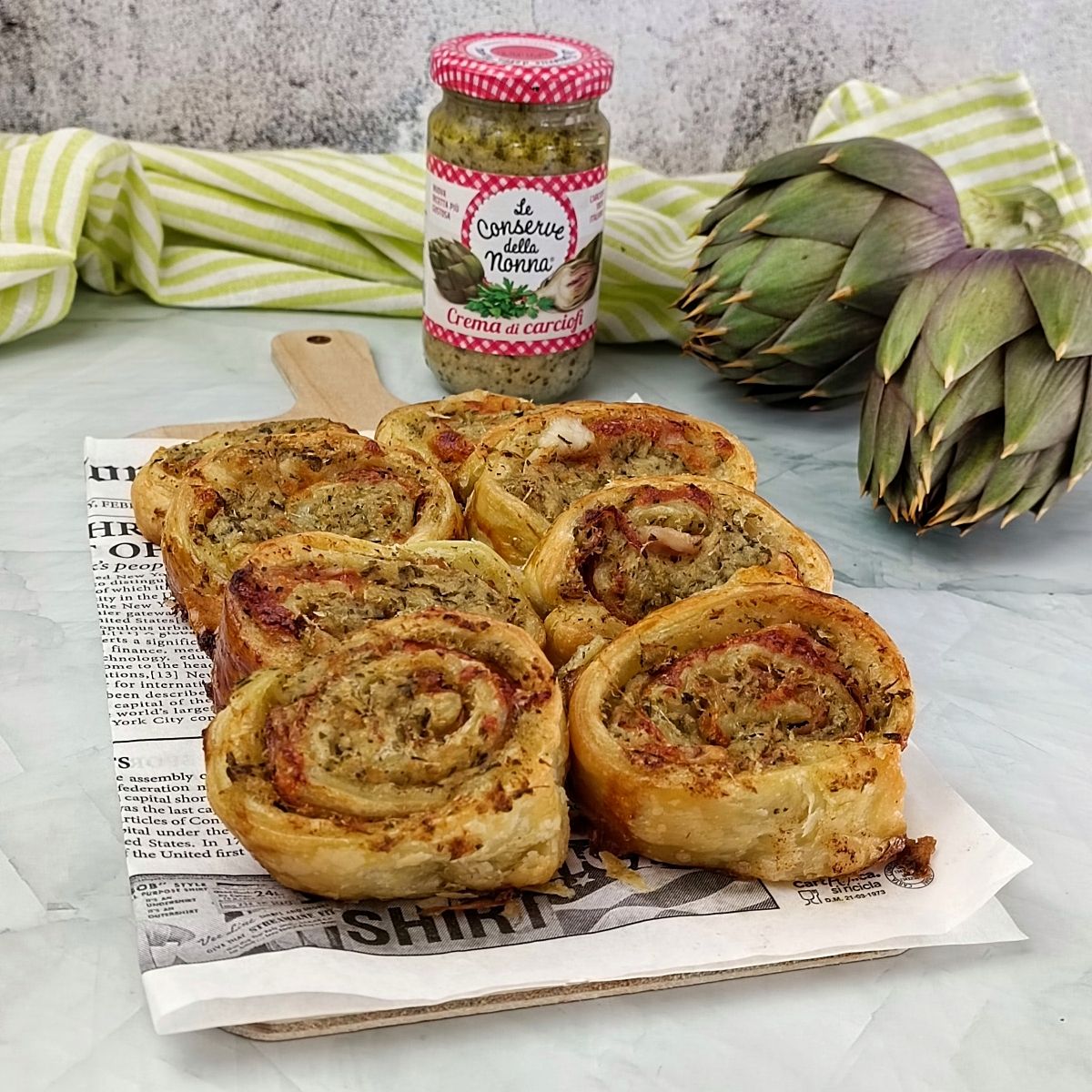 GIRELLE DI SFOGLIA CON CREMA DI CARCIOFI