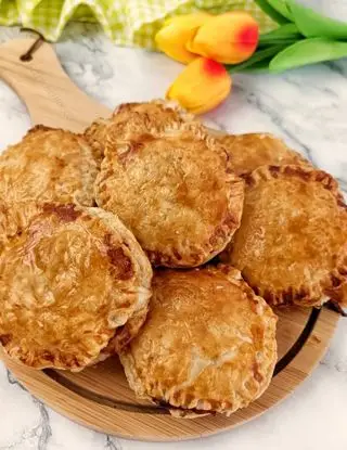 Ricetta MEDAGLIONI DI PASTA SFOGLIA RIPIENI di kettycucinooggi