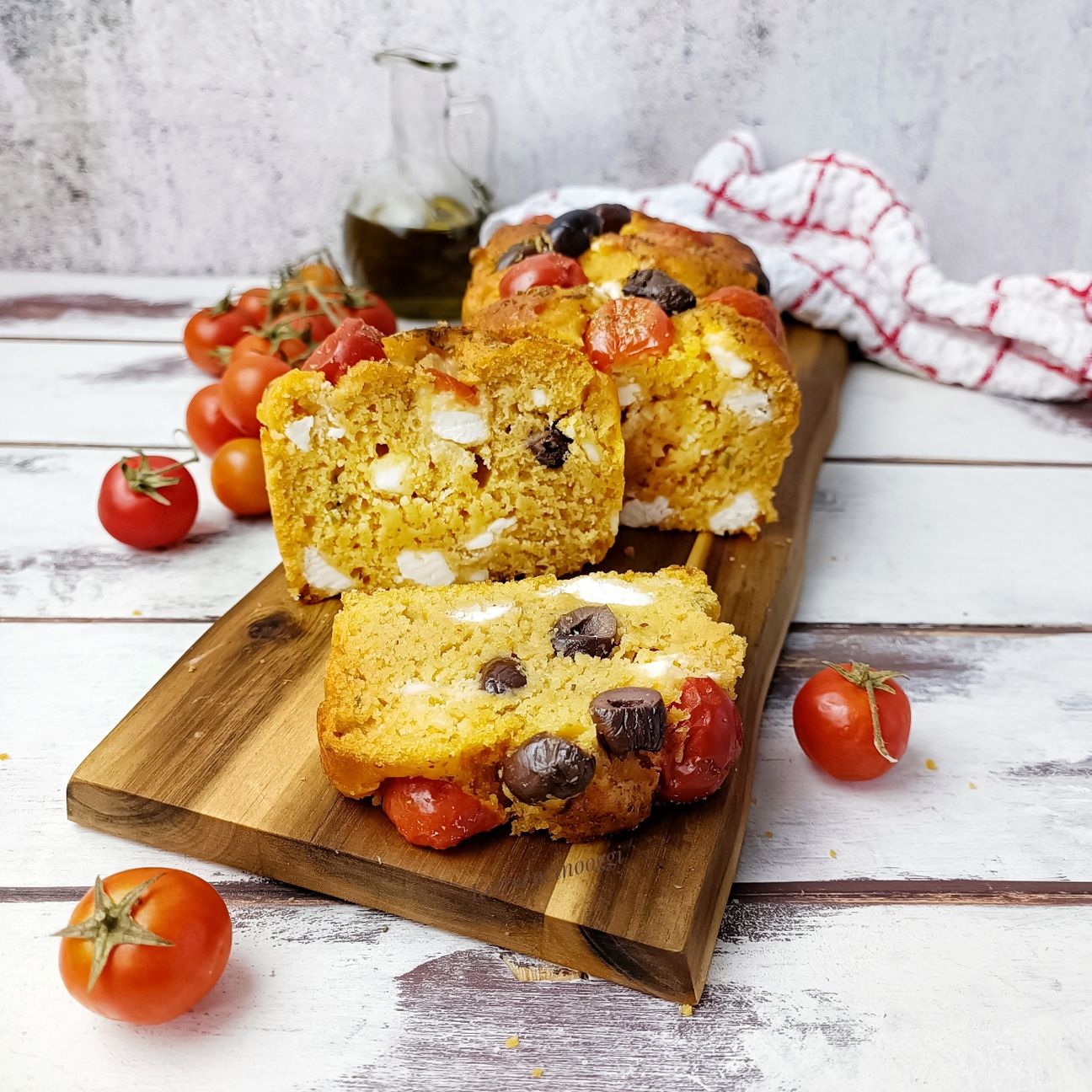 PLUMCAKE SALATO POMODORINI FETA E OLIVE