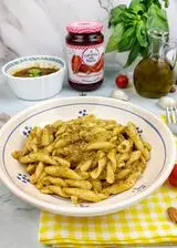 Ricetta STROZZAPRETI CON PESTO DI POMODORI ESSICATI DI LE CONSERVE DELLA NONNA