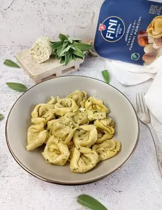 Ricetta Tortelloni ai funghi porcini con burro salato alla salvia di kettycucinooggi