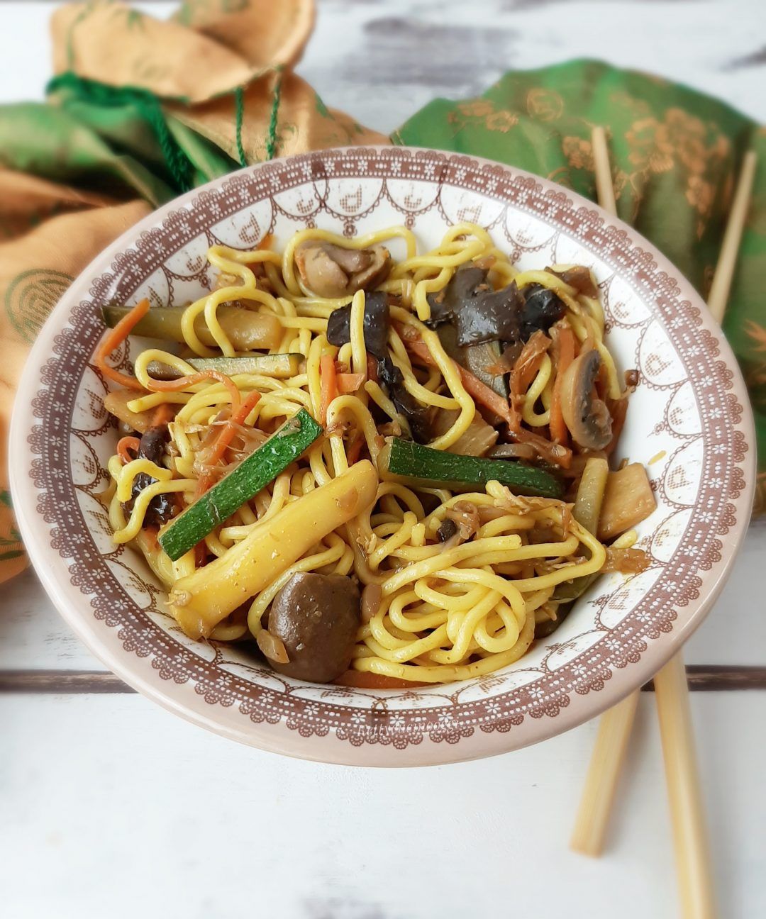 NOODLES AL CURRY CON VERDURE