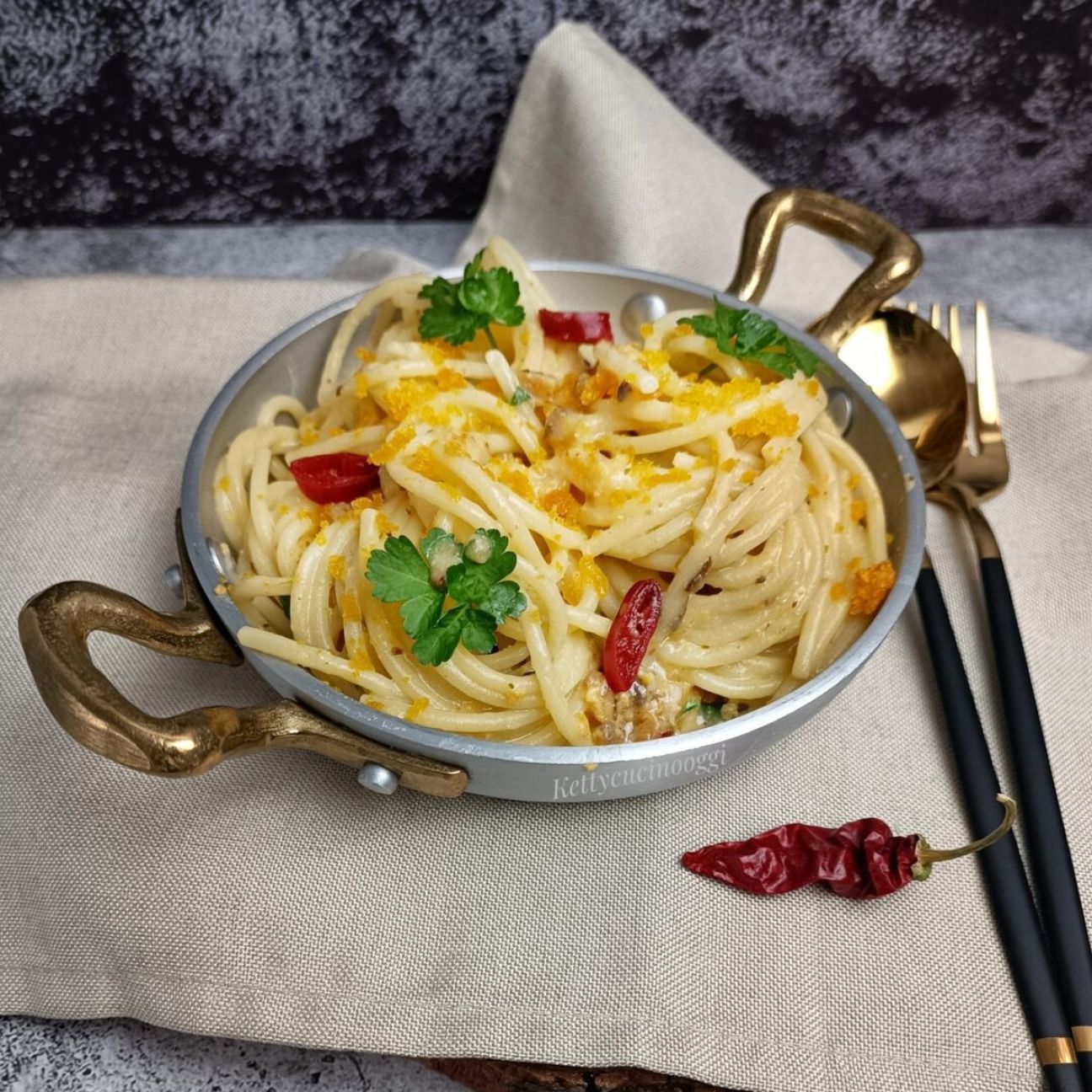 SPAGHETTONI CON LA BOTTARGA