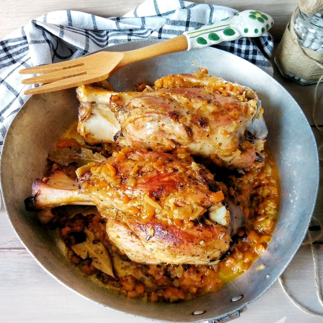STINCO DI MAIALE AL FORNO ALLA BIRRA