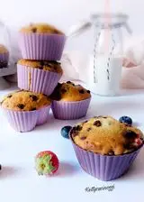 Ricetta MUFFIN ALLA PANNA CON MIRTILLI E FRAGOLE