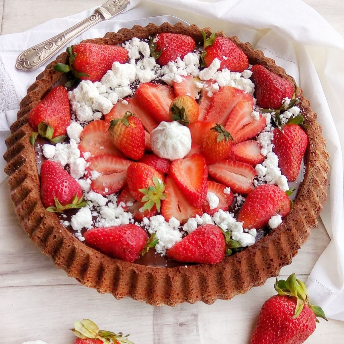 CROSTATA FURBA CIOCCOLATO E FRAGOLE