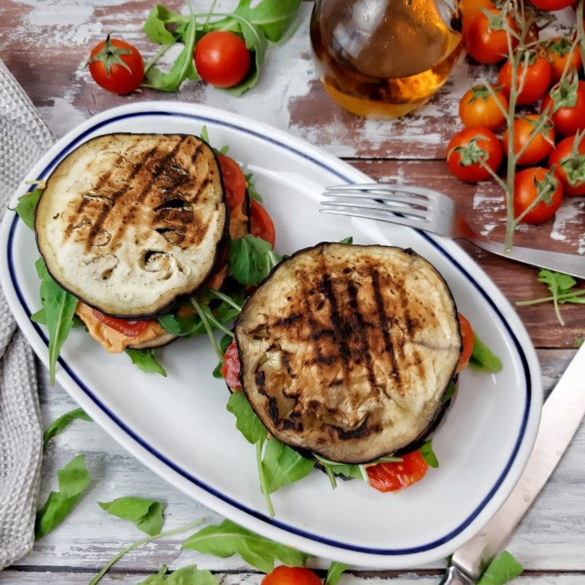 TORRETTA DI MELANZANA CON HUMMUS