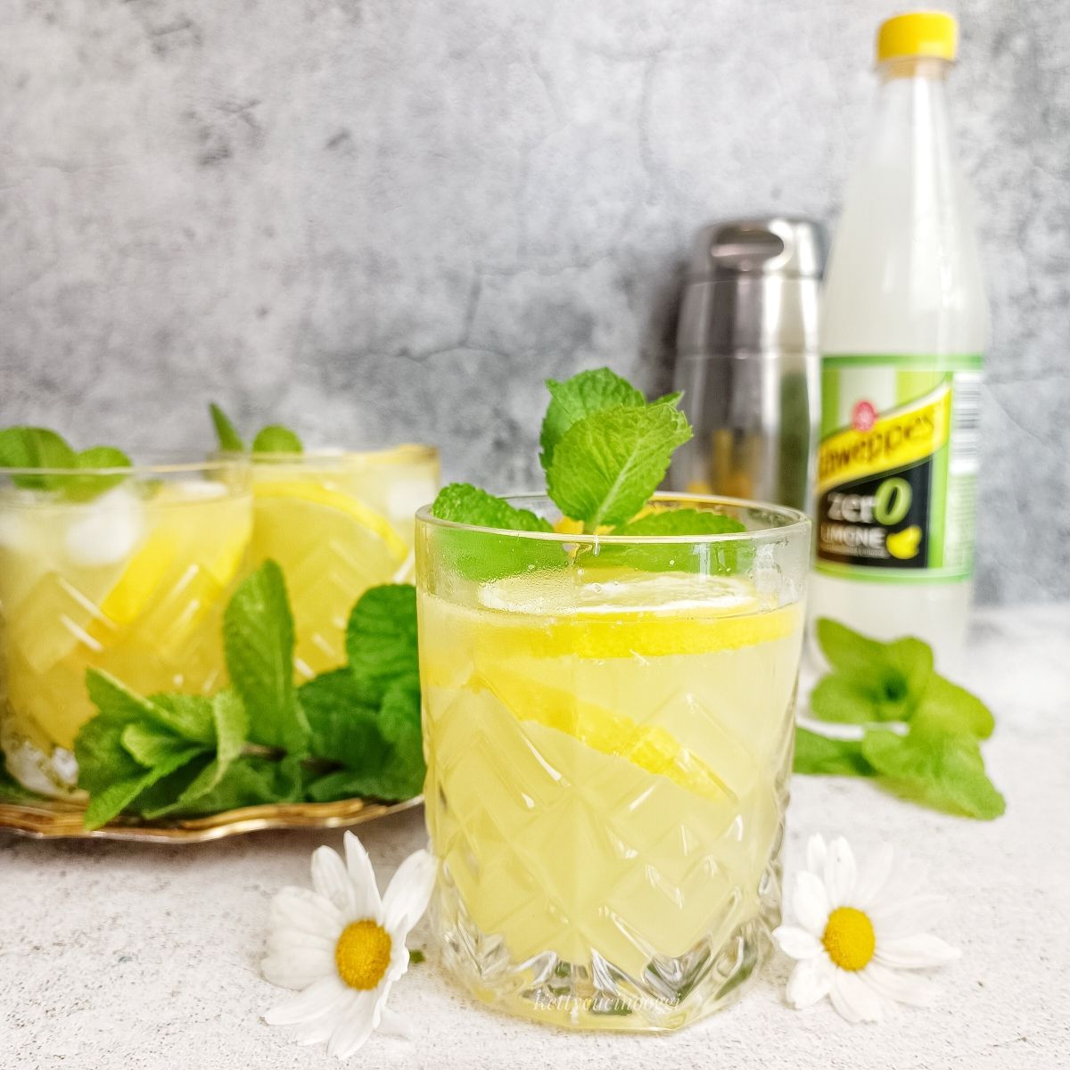 COCKTAIL CAIPIROSKA AL LIMONE