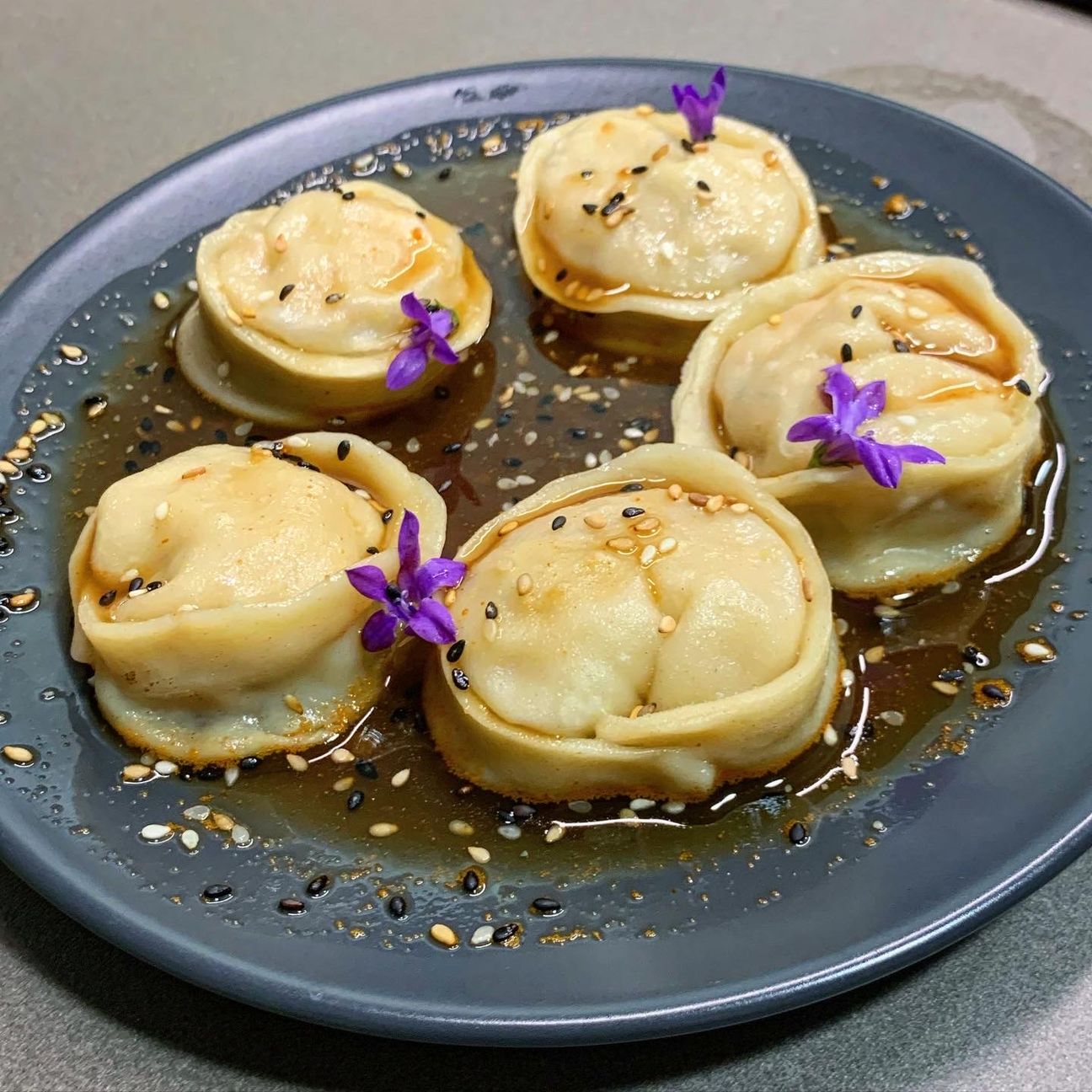 RAVIOLI DI PESCE CON SALSA SPICY 🥟 ~~~~~~~~~~~ Ma che ve lo dico a fare? 😂