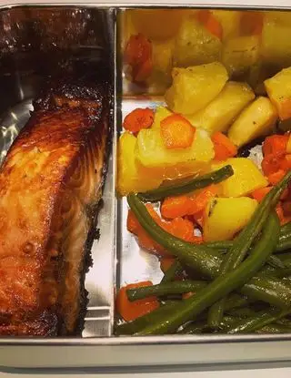 Ricetta Salmone marinato con verdure cotte al forno di Quelche_ilfrigo_offre