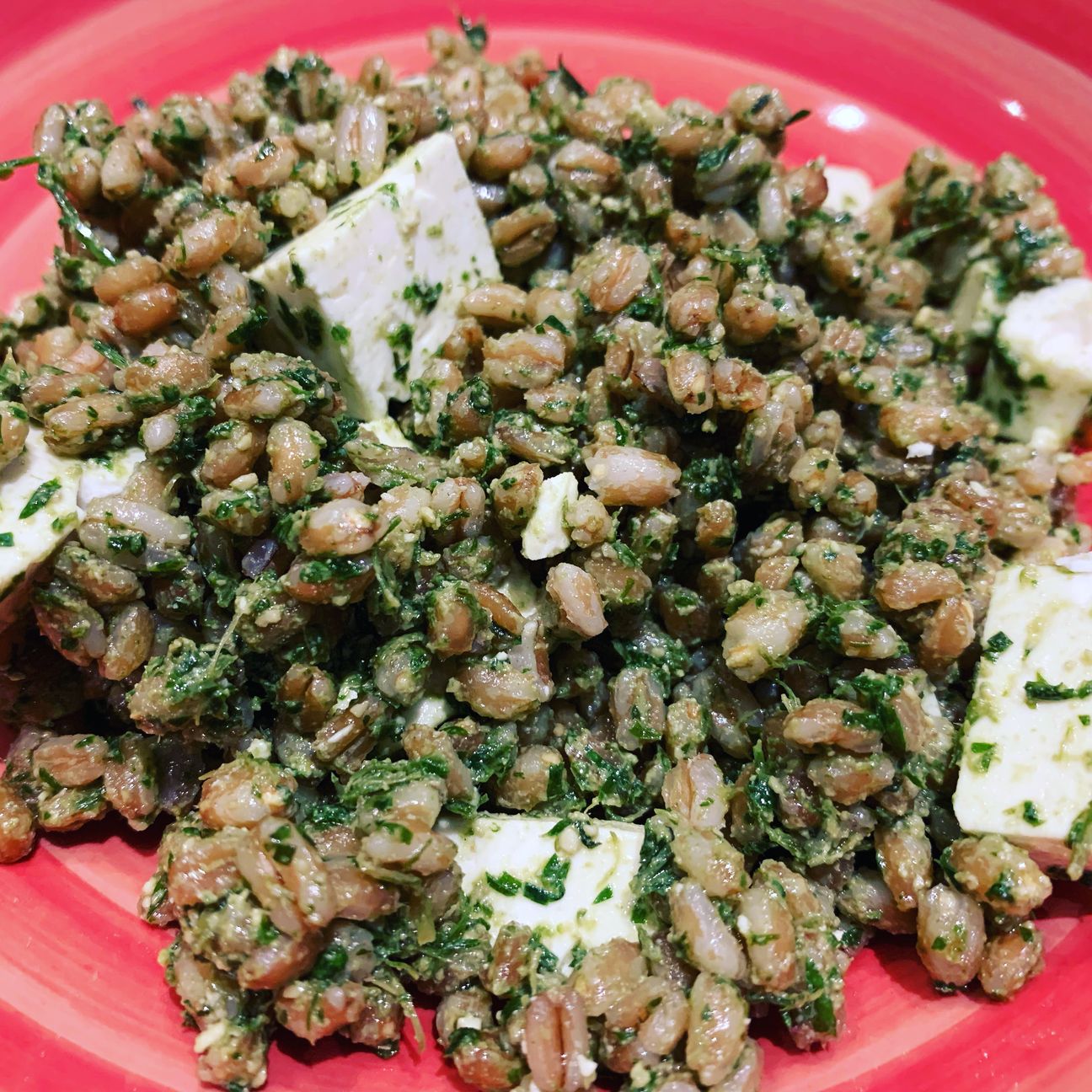 Farro con pesto di carote e feta