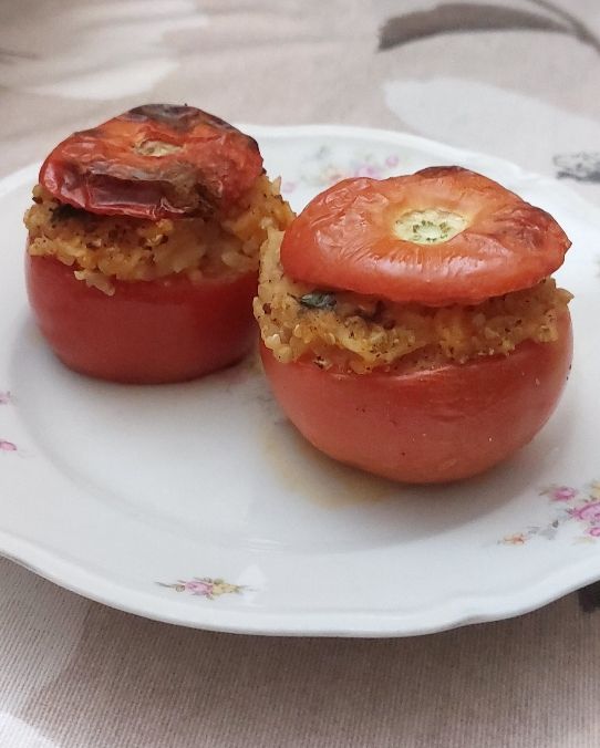 Pomodori ripieni di cereali e quinoa