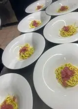 Ricetta Troccoli aglio olio e peperoncino con crema di pistacchio e tartare di tonno