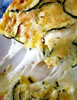 Ricetta Frittata di zucchine al forno con scamorza filante di anna_maria094