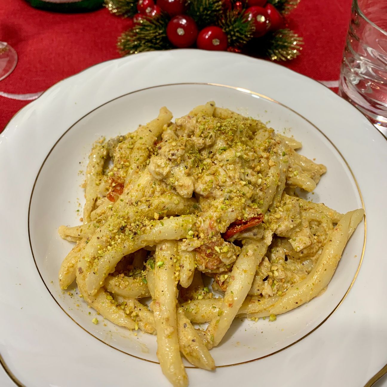 Fusilli pistacchio spada e datterino