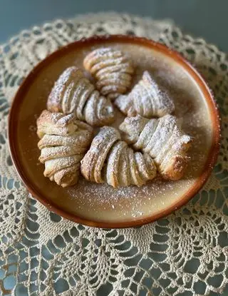 Ricetta Sfogliatelle con ricotta e gocce di cioccolato di erikariserbato