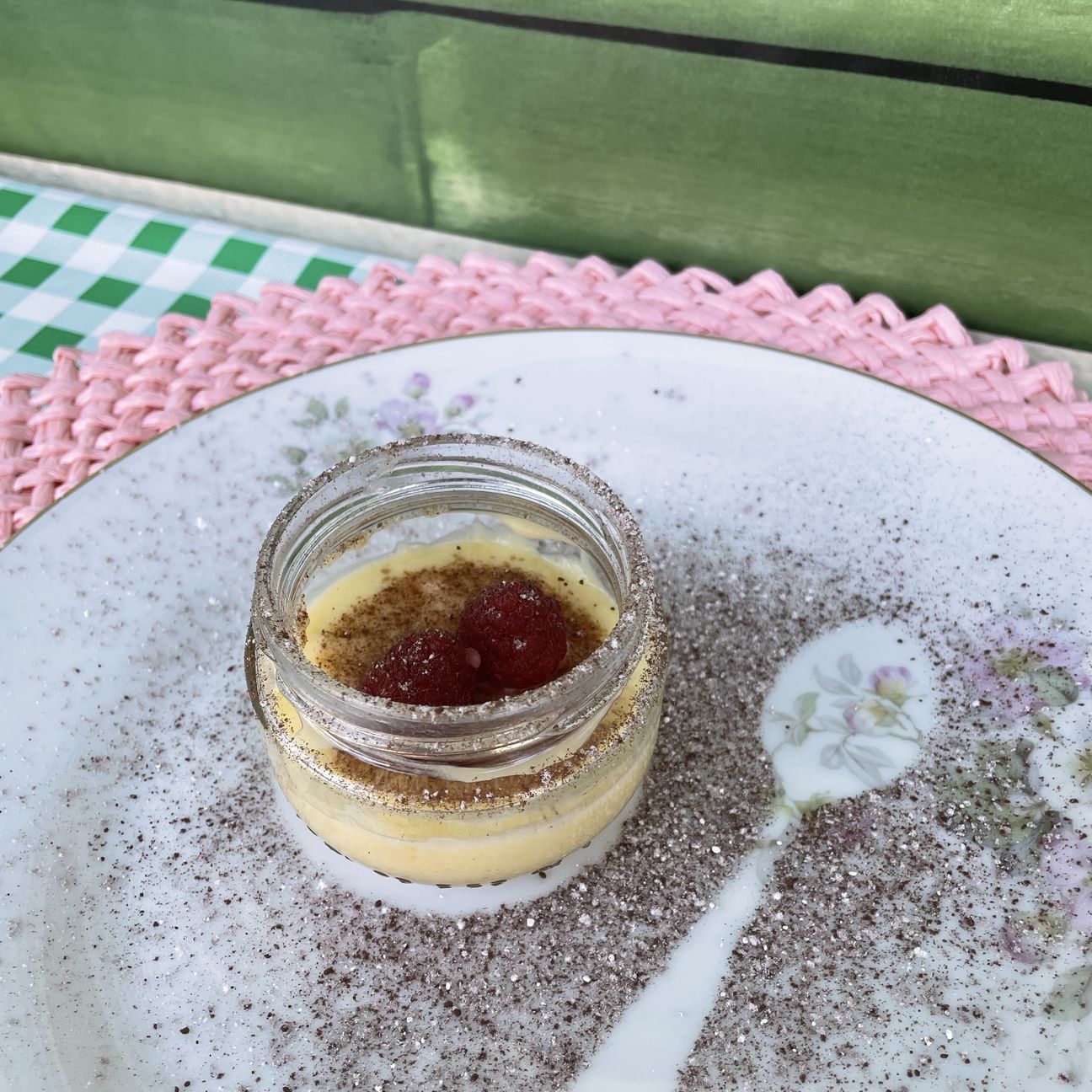 Crema pasticcera con lamponi
