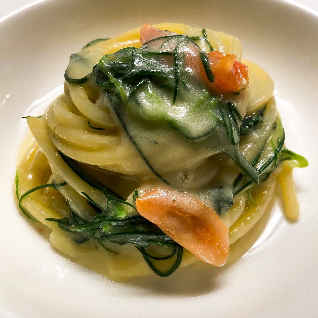 Spaghetti risottati con burro salato, agretti e pomodorini 🍃