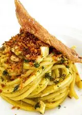 Ricetta Spaghetti con acciughe fresche, finocchietto, pinoli e pangrattato.
