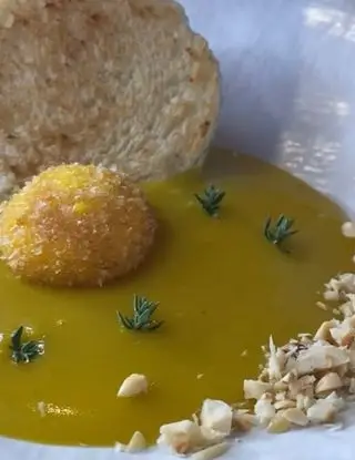 Ricetta Tuorlo fritto su crema di patate alla curcuma 🌿 di robertobuemi