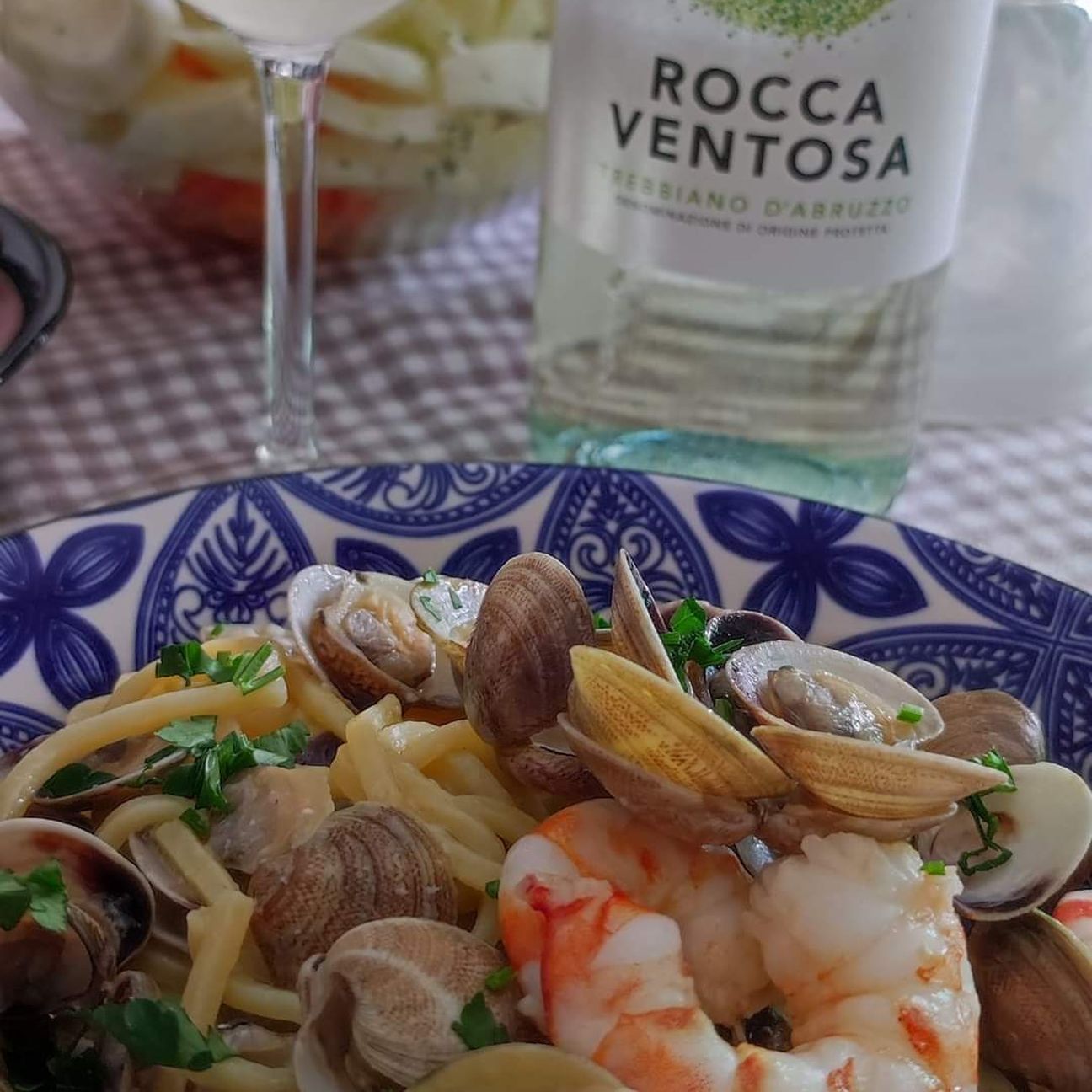 Chitarrina con vongole e mazzancolle
