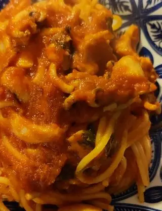 Ricetta Spaghettoni al sugo con seppie di francesca.mangone