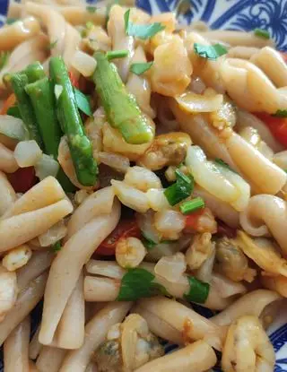 Ricetta Caserecce di farro con asparagi, vongole e gamberetti di francesca.mangone