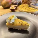 Ricetta Cheesecake al mango e frutti della passione