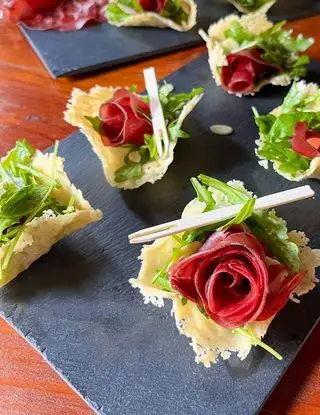 Ricetta Cestini di Grana Padano con roselline di bresaola di giadaconti