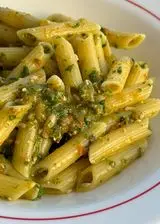 Ricetta Pasta con pesto di fiori di zucchine