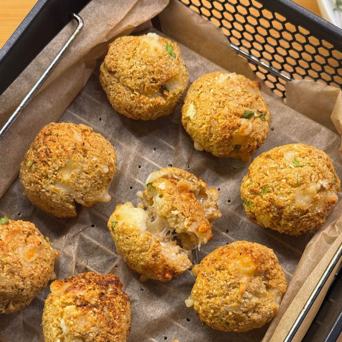 Polpette di cavolfiore con mozzarella filante