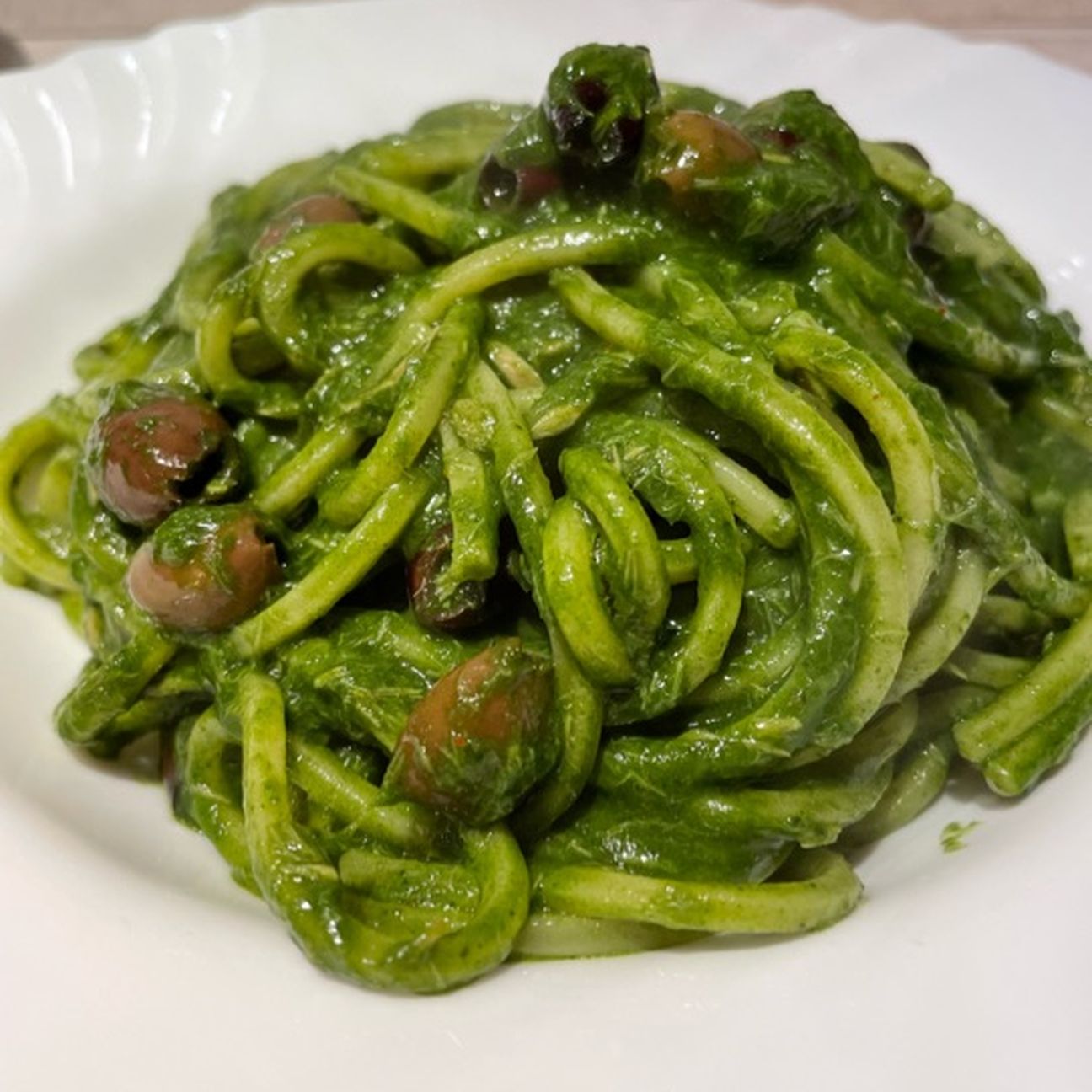 Spaghetti in crema di Cavolo Nero con Olive & Tonno
