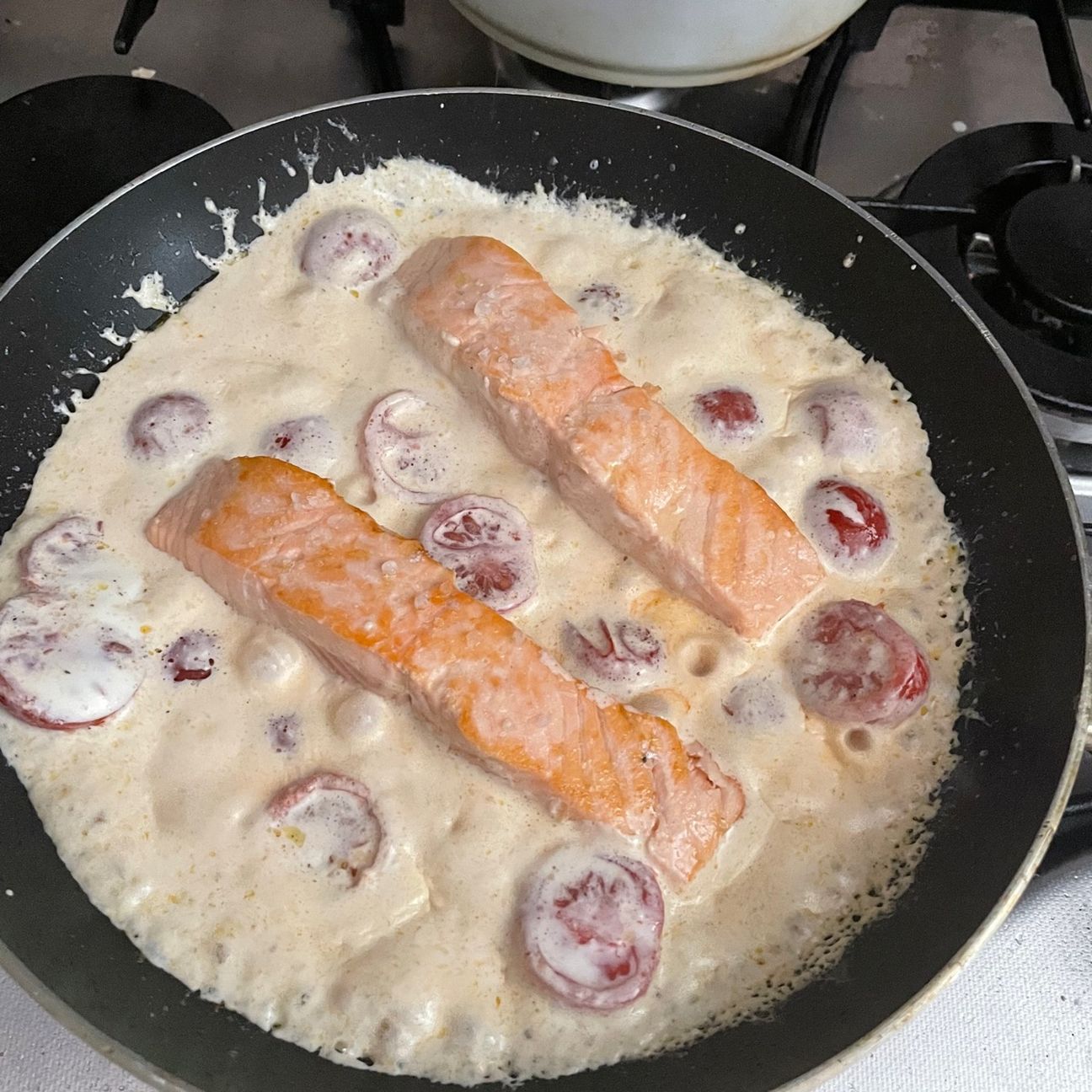 Salmone in padella