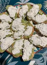 Ricetta bruschette crema al basilico e stracciatella