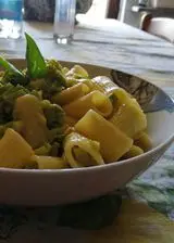 Ricetta Mezze maniche con pesto di basilico e zucchine