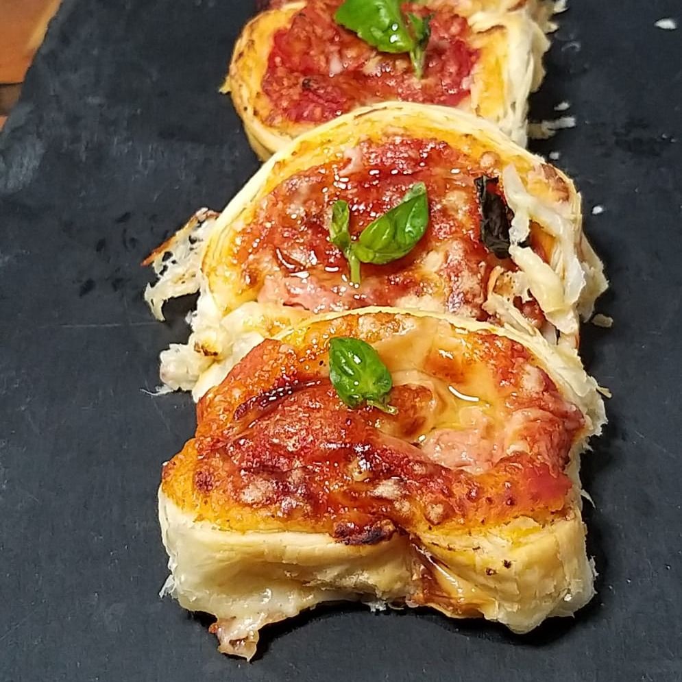 Finte pizzettine al pomodoro