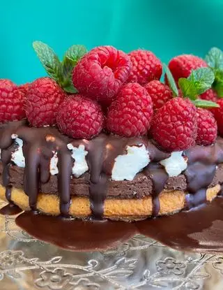 Ricetta Torta tre cioccolati con lamponi di idolcidiro