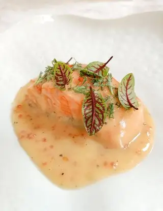 Ricetta Trota, Beurre blanc, uova di trota e santolina di chez_martina_events