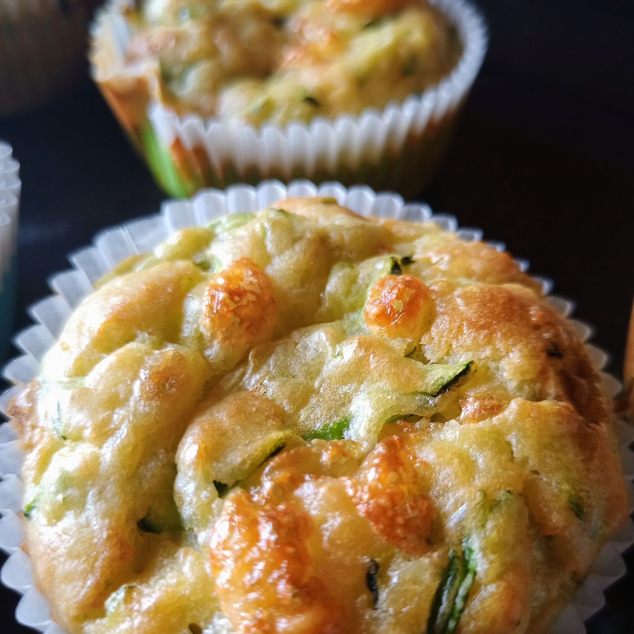 Muffin con zucchine dal cuore filante