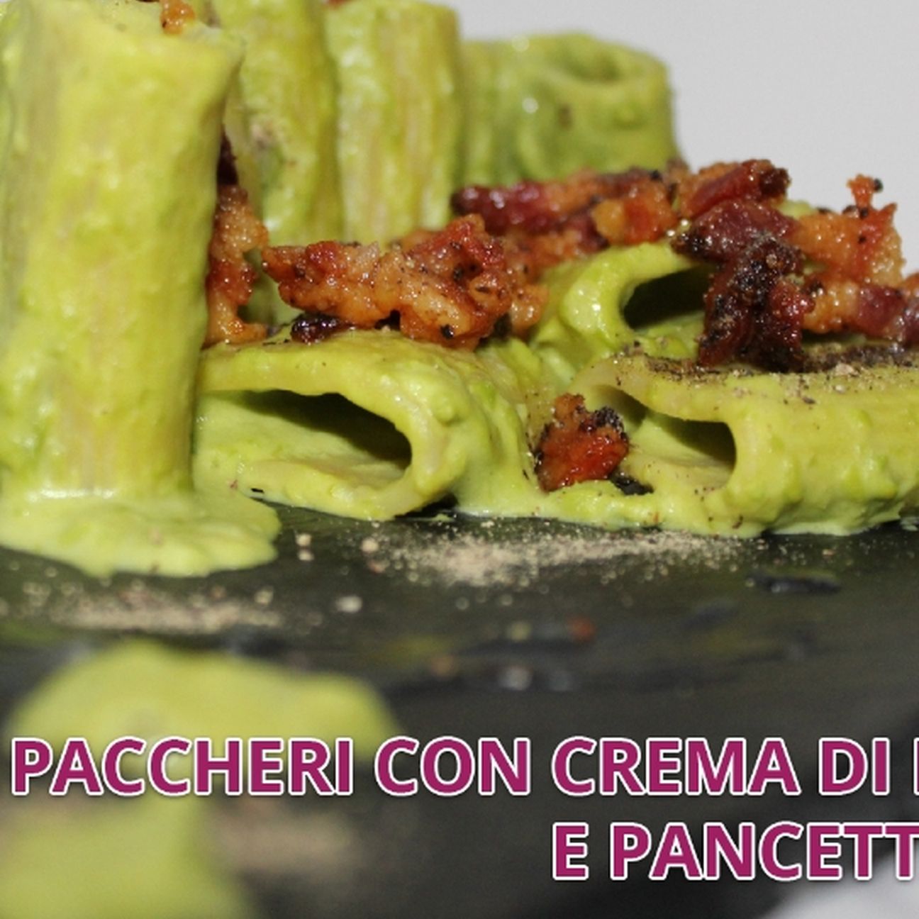 Paccheri con crema di piselli e pancetta tesa