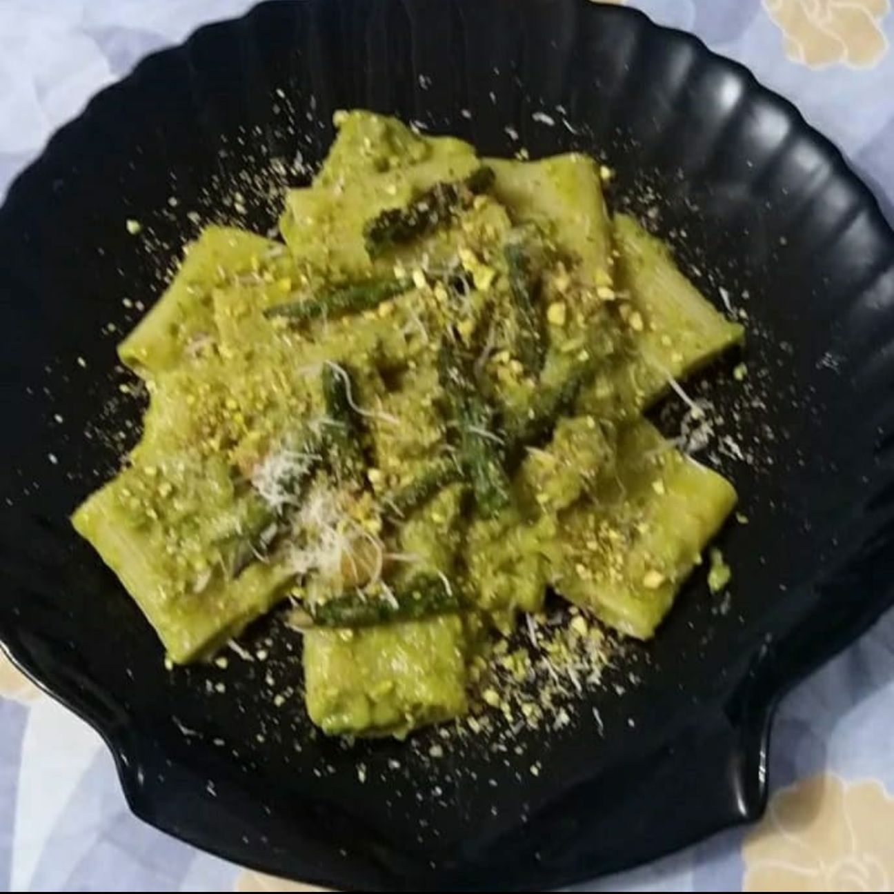 Paccheri asparagi gamberetti e pistacchi