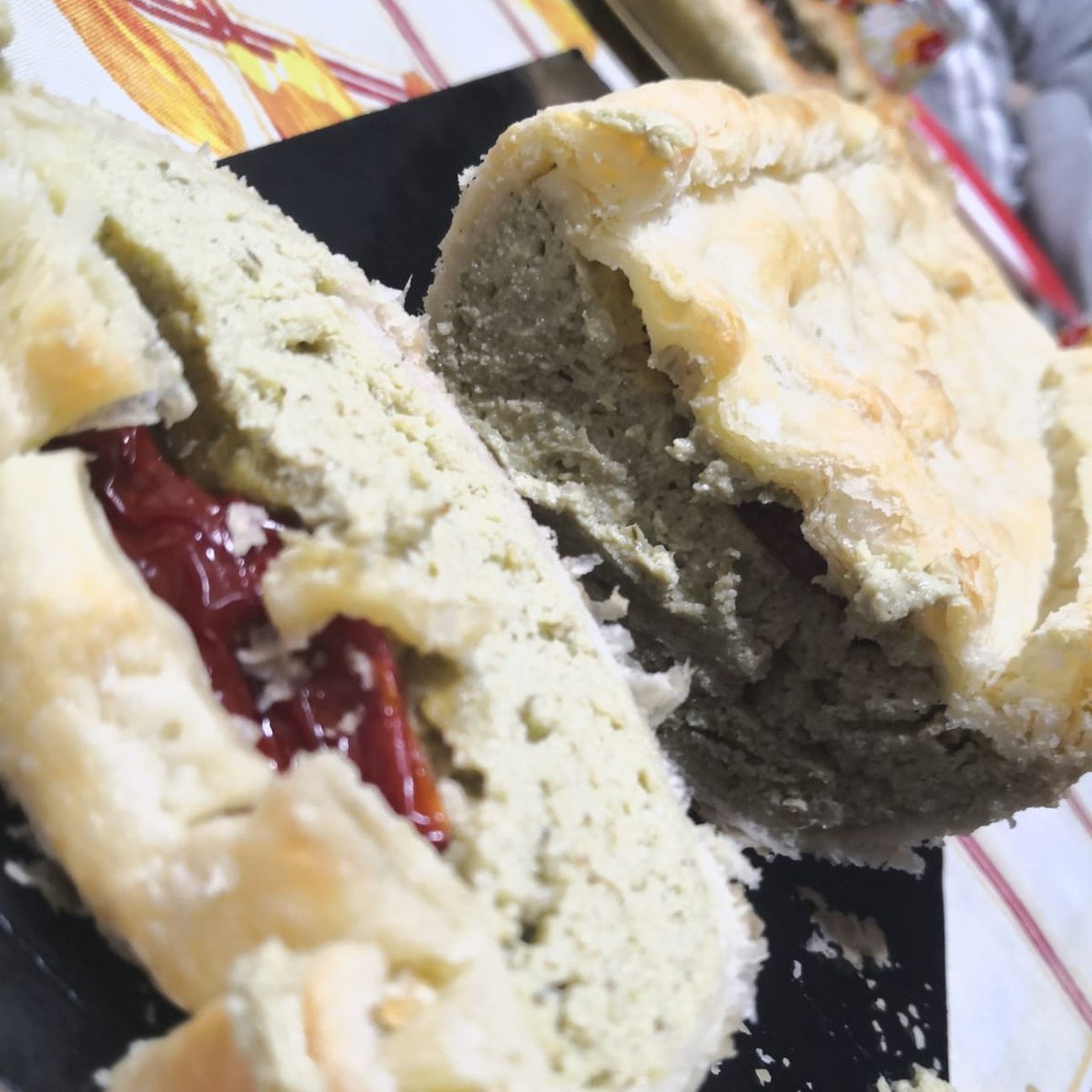 Torta salata con pomodori secchi